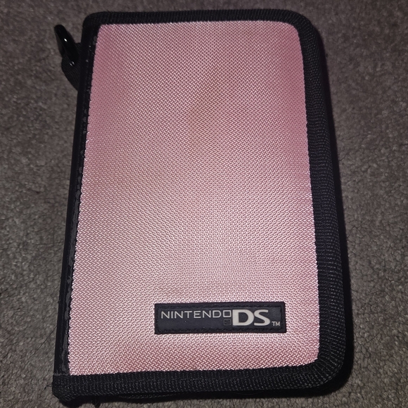 Red Nintendo DS Lite w/ carry case, games & accessories - Picture 3 of 8